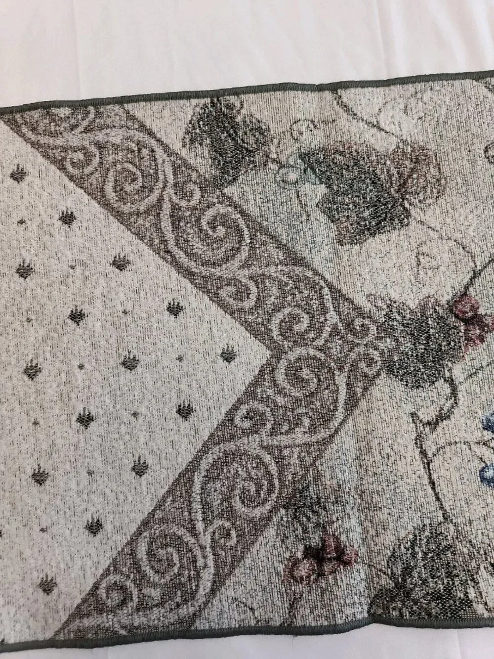Tapestry table runner with lace and a beautiful grapevine design 71